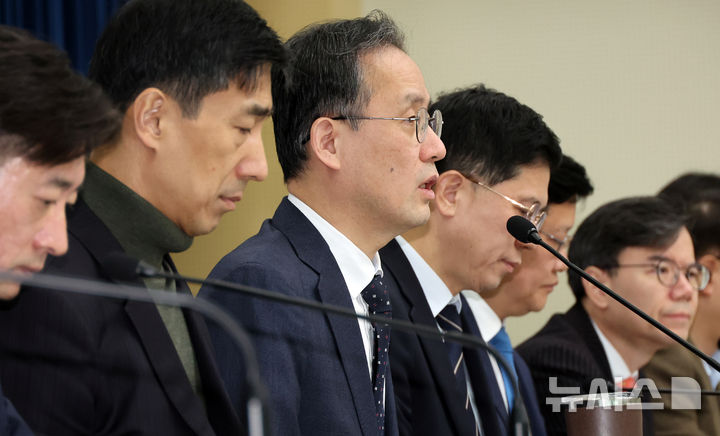 [세종=뉴시스] 강종민 기자 = 이형일 재정경제부 차관이 지난 5일 세종시 정부세종청사에서 2026년 경제성장전략 주요 내용을 발표하고 있다. 2026.01.09. ppkjm@newsis.com