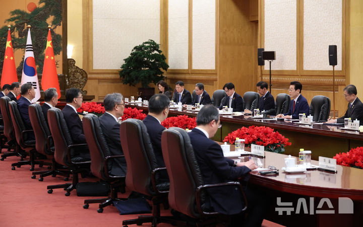 [베이징=뉴시스] 최동준 기자 = 중국을 국빈 방문 중인 이재명 대통령이 5일(현지 시간) 베이징 인민대회당에서 열린 시진핑 국가주석과 정상회담에서 발언하고 있다. 2026.01.05. photocdj@newsis.com