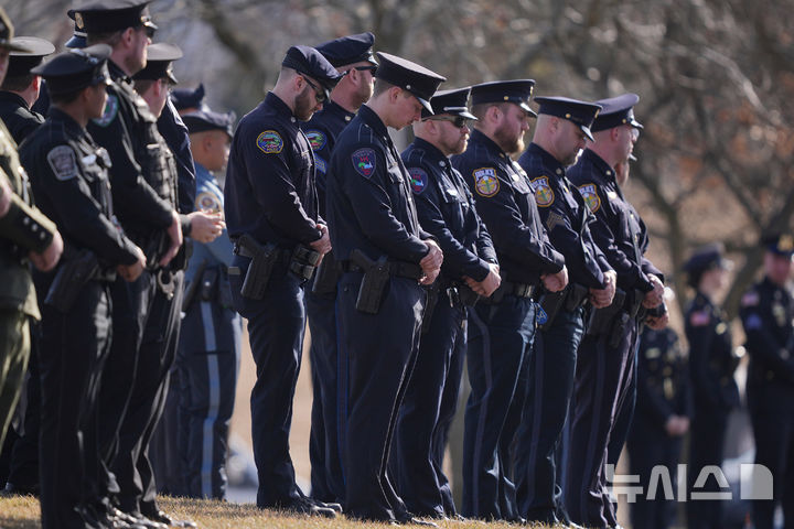 [AP/뉴시스] 지난해 2월 펜실베이니아주 직무수행 사망 경찰관 장례식 