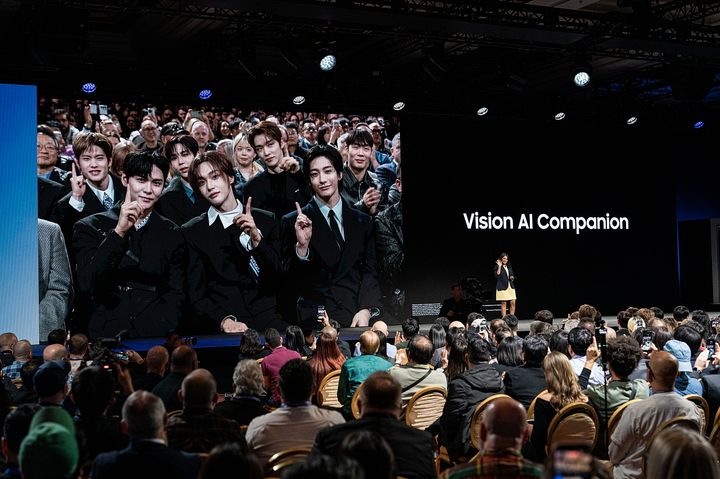 [라스베이거스=뉴시스]K팝 아티스트 라이즈(RIIZE)가 삼성전자 '더 퍼스트룩' 프레스 콘퍼런스에 참석해 삼성전자의 비전과 신제품을 직접 경험했다. (사진 = 삼성전자) 2026.01.06. photo@newsis.com *재판매 및 DB 금지