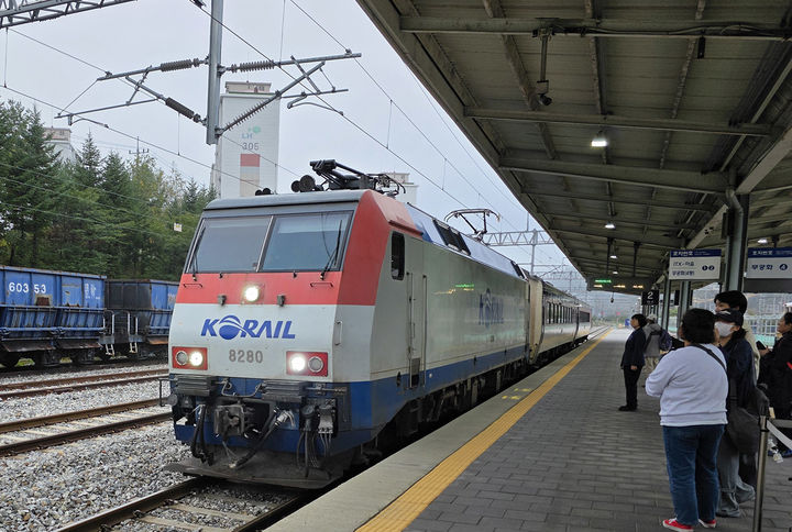 태백선 무궁화호 열차가 태백역에 정차하고 있다. 사진은 기사와 관련 없음.(사진=뉴시스) *재판매 및 DB 금지