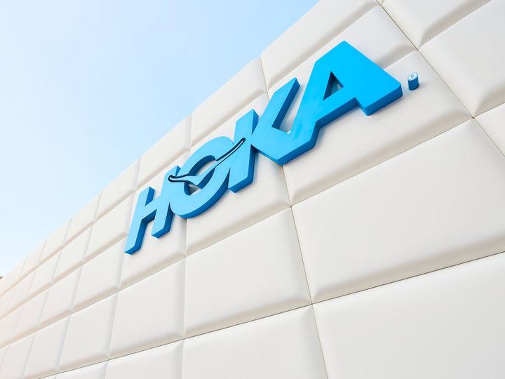 "나 알아?" 하청직원 폭행에 하한가…"호카, 조이웍스와 계약 해지"