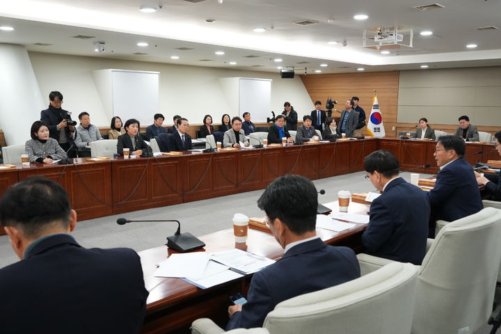 광주시-시의회, 행정통합 첫 간담회서 질의 '봇물'