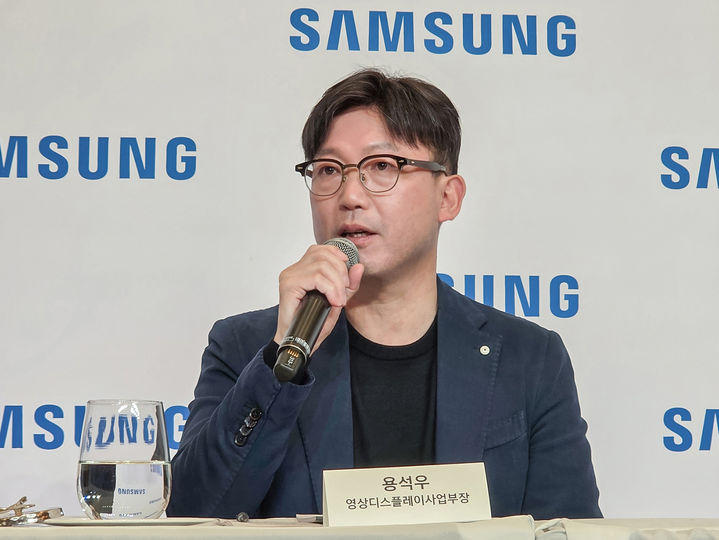 [라스베이거스=뉴시스]용석우 삼성전자 영상디스플레이사업부장 사장이 5일(현지시간) 미국 라스베이거스 윈 호텔에서 열린 CES 2026 기자간담회에서 발언하고 있다. (사진 = 업체 제공) 2026.01.06. photo@newsis.com *재판매 및 DB 금지