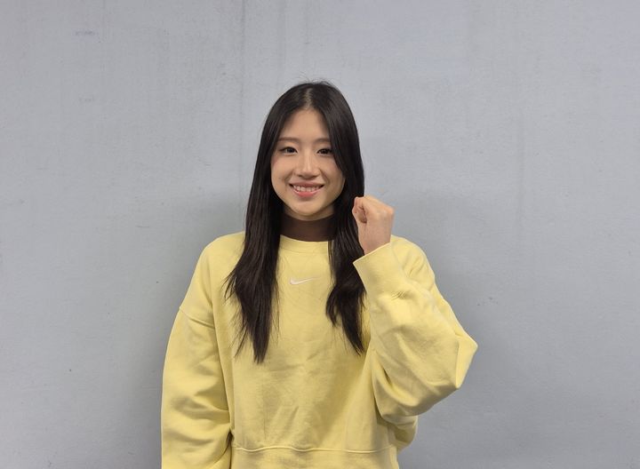 [서울=뉴시스] 문채현 기자 = 피겨스케이팅 국가대표 이해인이 6일 서울 노원구 태릉실내빙상장에서 기자회견을 열고 2026 밀라노·코르티나담페초 동계올림픽 출전을 앞둔 각오를 전한 뒤 사진 촬영에 응하고 있다. 2026.01.06. dal@newsis.com *재판매 및 DB 금지