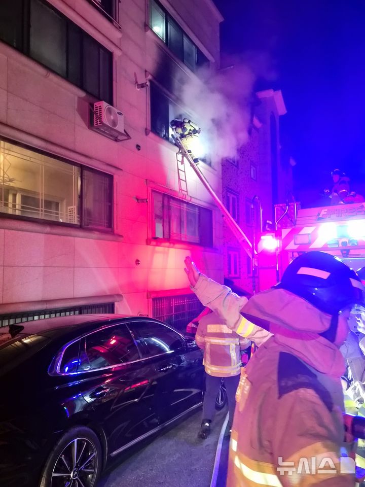 [청주=뉴시스] 화재 현장. (사진=청주동부소방서 제공) 2026.01.06. photo@newsis.com *재판매 및 DB 금지