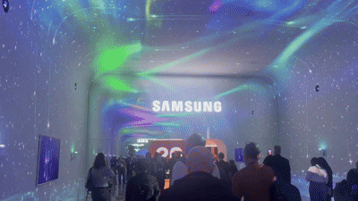 [라스베이거스=뉴시스]이현주 기자 = 삼성전자가 미국 라스베이거스에서 열리는 세계 최대 IT·전자 전시회 'CES 2026'에 단독 전시관을 마련했다. 전시관 입구에 조성된 'AI 갤러리' 모습. lovelypsyche@newsis.com