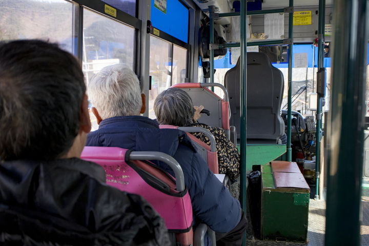 버스 자리 양보했다가 멱살 잡혀 경찰 신고까지…무슨일?