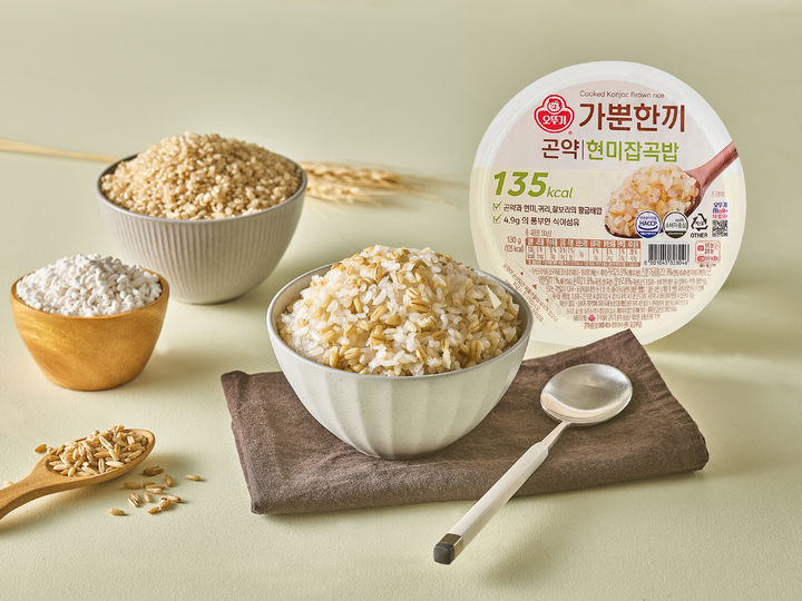 [서울=뉴시스] 오뚜기는 간편식 브랜드 가뿐한끼를 통해 '가뿐한끼 곤약밥'을 새롭게 선보였다. (사진=오뚜기 제공) 2026.01.06. photo@newsis.com *재판매 및 DB 금지