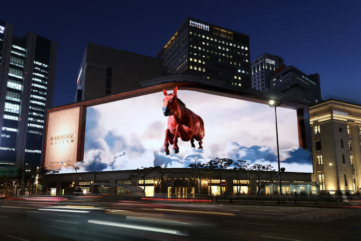 [서울=뉴시스] 신세계백화점 본점 신세계스퀘어에 상영되고 있는 천마도 영상 사진. (사진=신세계백화점 제공) *재판매 및 DB 금지