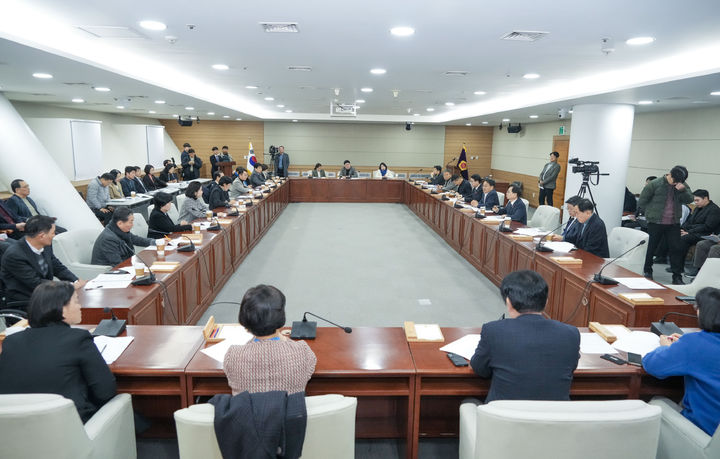 [광주=뉴시스] 광주전남 행정통합 관련 시의회 간담회. (사진=광주시청 제공). photo@newsis.com *재판매 및 DB 금지