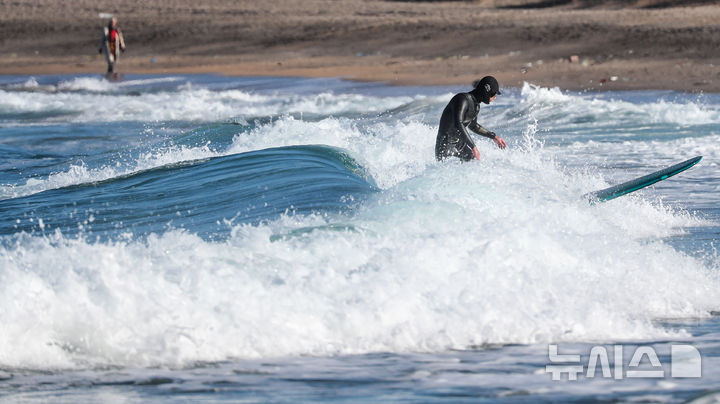 제주, 대체로 흐리고 낮 최고 12도…오후까지 가끔 비