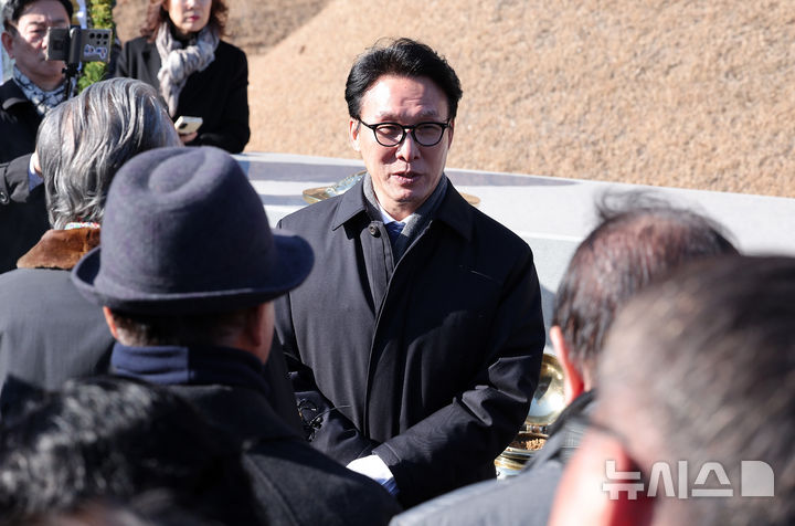 김민석 총리 "가장 훌륭한 나라 만들 수 있다던 DJ 생각하며 더 노력"