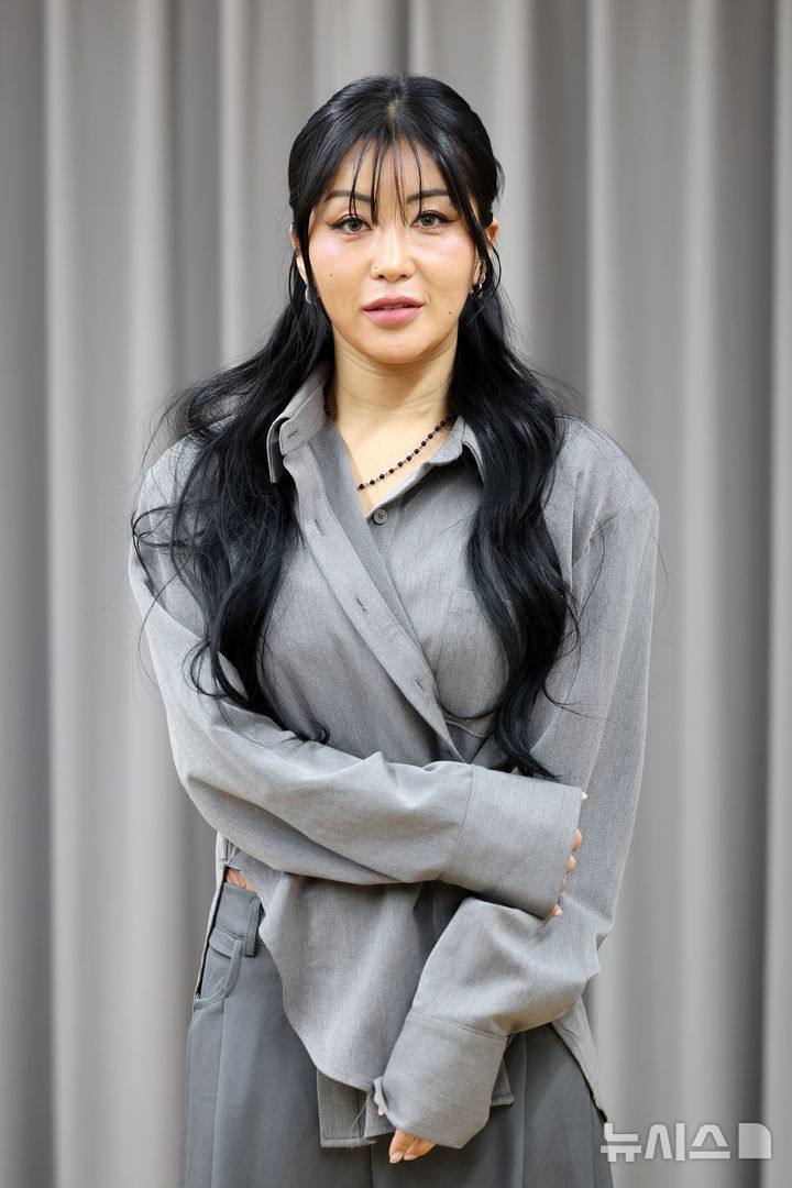 [서울=뉴시스] 박진희 기자 = 뮤지컬 '시지프스' 포엣 역의 댄서 리헤이가 6일 서울 종로구 오차드연습실에서 라운드 인터뷰를 하고 있다. 2026.01.06. pak7130@newsis.com