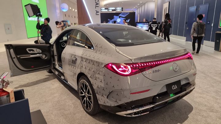 [라스베이거스=뉴시스]이지용 기자 = 미국 라스베이거스 퐁텐블로 호텔 4층에 마련된 엔비디아 솔루션 전시 공간. 메르세데스-벤츠 CLA 차량이 전시되어 있다. 2026.01.07. leejy5223@newsis.com *재판매 및 DB 금지