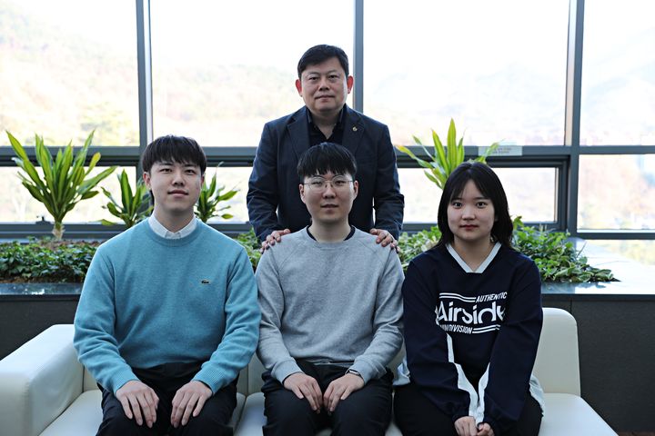  *재판매 및 DB 금지