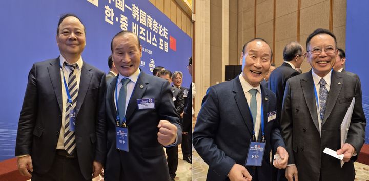 (왼쪽 사진)최병오 패션그룹형지 회장(오른쪽)이 방중 경제사절단 일정 중 한중 비즈니스 포럼 자리에서 청위췬 CATL 회장과 기념촬영을 하고 있다. (오른쪽 사진) 한중 비즈니스 포럼 자리에서 최병오 패션그룹형지 회장(왼쪽)과 리동성 TCL과기그룹 회장이 기념촬영을 하고 있다.(사진=패션그룹형지 제공) *재판매 및 DB 금지