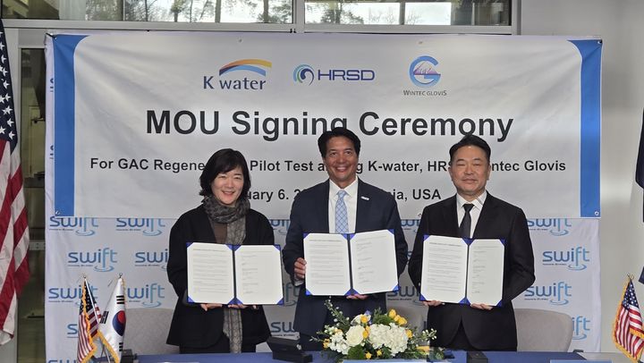 [세종=뉴시스] 한국수자원공사는 전날(6일) 미국 버지니아주 HRSD SWIFT 연구센터에서 '국내 활성탄 재생기술의 현지 성능평가를 위한 업무협약'을 체결했다고 7일 밝혔다. (사진=수자원공사 제공) 2025.01.07. photo@newsis.com *재판매 및 DB 금지