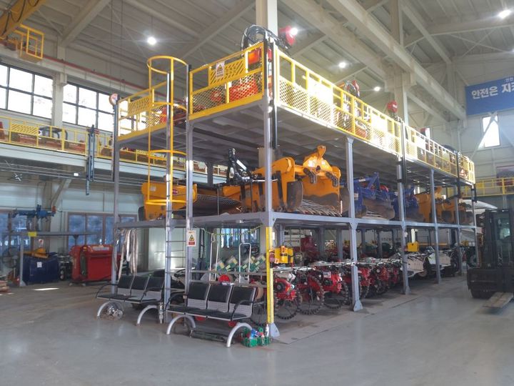 [홍천=뉴시스] 7일 홍천군은 농촌 인력난 가중으로 어려움을 겪고 있는 농업인들의 경영비 절감을 위해 올해 임대 농기계에 대한 임대료 50% 감면을 시행한다고 밝혔다. 홍천군 제공. *재판매 및 DB 금지