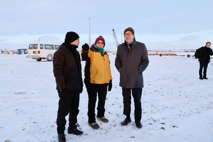 [부산=뉴시스] 박형준 부산시장(오른쪽)이 미국 알래스카 주 놈시 놈항만을 방문해 시찰했다. (사진=부산시 제공) 2026.01.07. photo@newsis.com *재판매 및 DB 금지