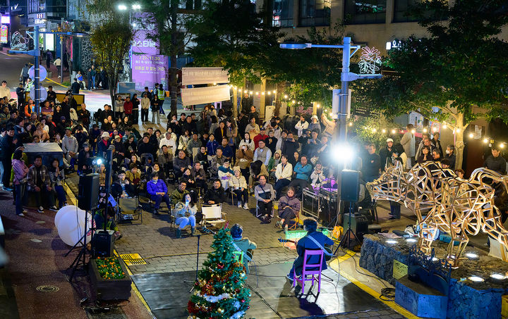 [서귀포=뉴시스] '2025 서귀포 원도심 문화페스티벌' 모습. (사진=서귀포시 제공) 2026.01.07. photo@newsis.com *재판매 및 DB 금지