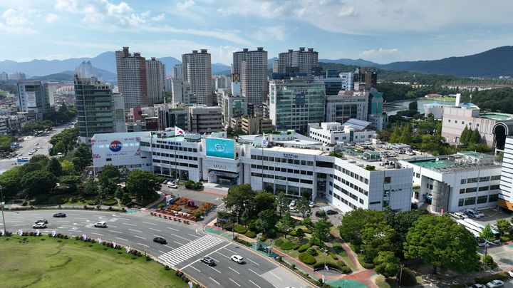 [창원=뉴시스] 강경국 기자 = 경남 창원시청사 전경. (사진=창원시청 제공). 2026.01.07. photo@newsis.com *재판매 및 DB 금지