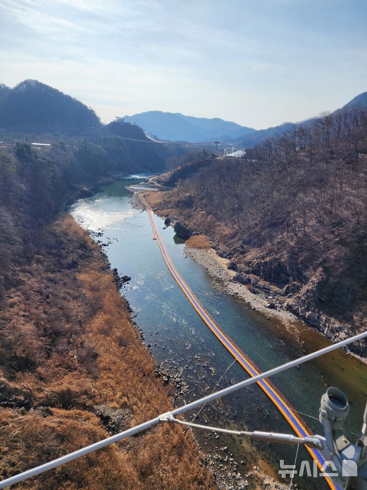 [포천=뉴시스] 한탄강 주상절리 가람길. (사진=포천시 제공) 2025.01.07 photo@newsis.com