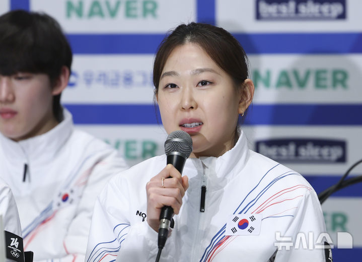 [진천=뉴시스] 김근수 기자 = 스피드스케이팅 국가대표 김민선이 7일 충북 진천 국가대표선수촌에서 열린 밀라노코르티나 동계올림픽 D-30 미디어데이에서 취재진 질문에 답하고 있다. 2026.01.07. ks@newsis.com