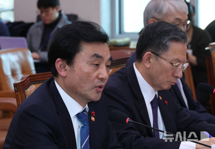 안규백, 22사단 위병소 근무시 삼단봉 휴대 지침에 "오해 있었어"