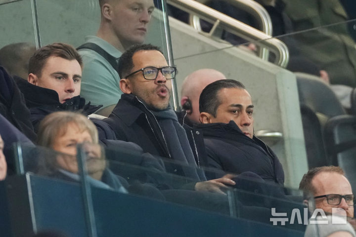 [번리=AP/뉴시스] 잉글랜드 프로축구 프리미어리그(EPL) 첼시의 리엄 로즈니어 신임 사령탑. 2026.01.07.