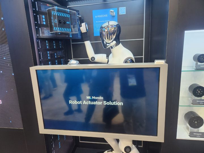 [라스베이거스=뉴시스] 7일(현지시간) 미국 라스베이거스 컨벤션 센터 웨스트 홀 CES 2026 HL만도 부스에 전시된 로봇 액추에이터. (사진=이창훈 기자) 2026.01.07 photo@newsis.com *재판매 및 DB 금지 *재판매 및 DB 금지