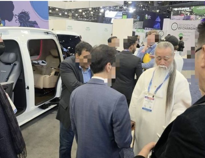 "이 사람이 왜 여기에?"…CES서 '천공' 포착, 뭔일