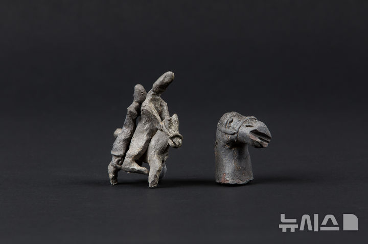 [서울=뉴시스]국가유산청이 말의 해를 맞아 개최하는 특별전 '말, 영원의 질주'에서 선보이는 토우. 국가유산청 제공