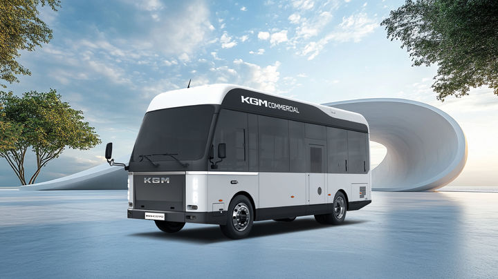 [서울=뉴시스] KG모빌리티 커머셜(KGMC)이 국내 최초로 개발한 7m급 저상 전기버스 E-STANA의 모습. (사진=KGMC 제공) 2026.1.8. photo@newsis.com *재판매 및 DB 금지