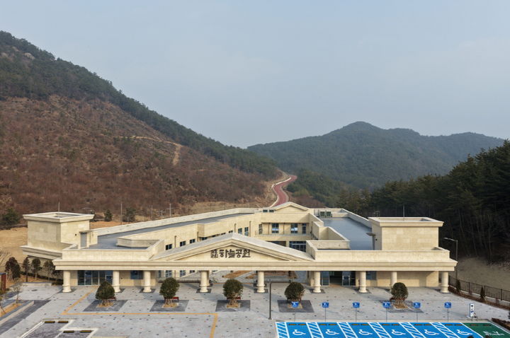 [고흥=뉴시스] 고흥군립하늘공원. (사진=고흥군 제공) photo@newsis.com&nbsp;&nbsp; *재판매 및 DB 금지