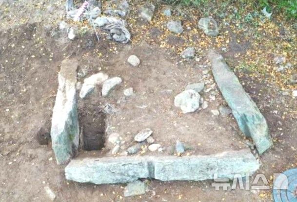 [포항=뉴시스] 송종욱 기자 = 포항시 북구 기계면 남계리 안국사지(安國寺址)에서 출토된 석제 수조. (사진=포항시 제공) 2026.01.08. photo@newsis.com