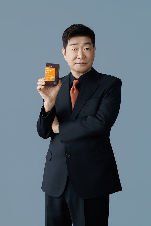 [서울=뉴시스] 휴온스엔은 인지 건강 기능성 제품 브랜드인 '인지코어'의 모델로 배우 손현주를 선정하고 신제품 인지코어를 출시했다고 8일 밝혔다. (사진=휴온스엔 제공) 2026.1.8. photo@newsis.com *재판매 및 DB 금지