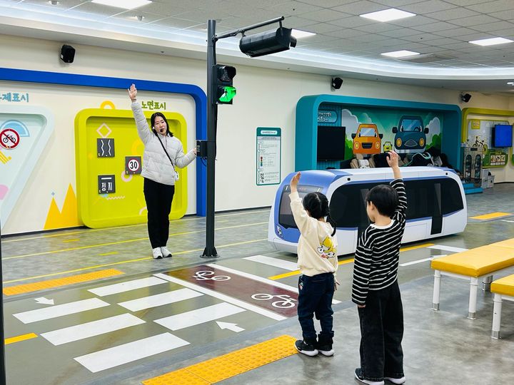 서울시, 위례선 노면 전차 시운전 앞두고 대시민 안전 교육