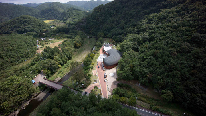 [울산=뉴시스] 울산암각화박물관은 지난해 7월 ‘반구천의 암각화’가 유네스코 세계유산에 등재된 이후 관람객이 크게 늘었다고 9일 밝혔다. 사진은 암각화박물관 전경. (사진= 울산암각화박물관 제공) 2026.01.09.photo@newsis.com *재판매 및 DB 금지