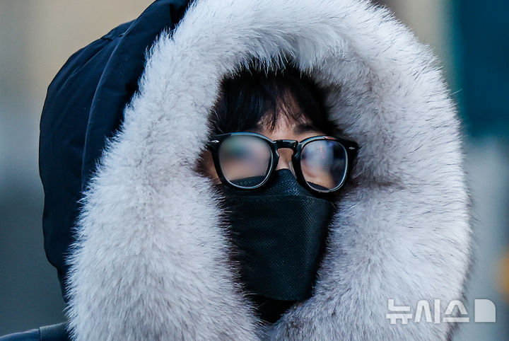 전국, 낮에도 영하권 '최강 추위'…내일까지 지속