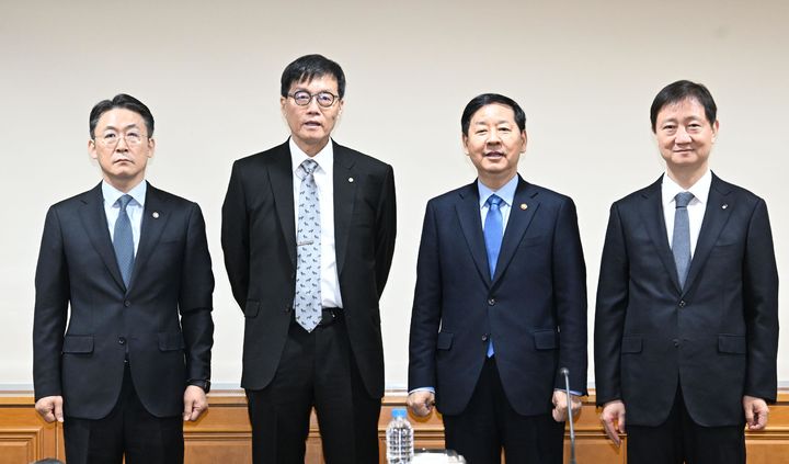 정부 "외환시장 변동성 여전히 높아…후속조치에 속도"