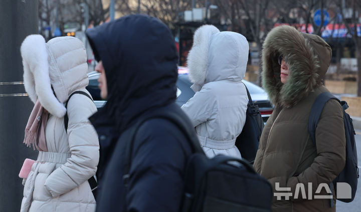 출근길 영하권 추위…낮부터 풀려[오늘날씨]