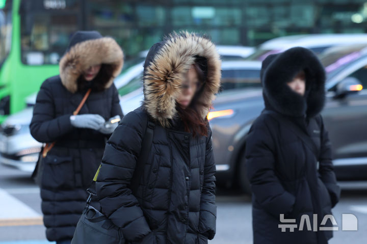 최저 영하 14도 '강추위'…중부지방 비 소식도[오늘날씨]
