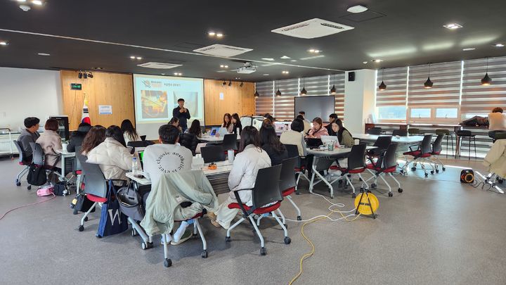 [진주=뉴시스]경남과학교육원, 직무교육 호응.(사진=경남과학교육원 제공).2026.01.09.photo@newsis.com *재판매 및 DB 금지