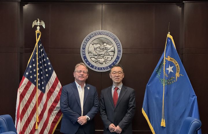 [서울=뉴시스] 방송미디어통신위원회가 미국 라스베이거스에서 열리고 있는 국제전자제품박람회(CES) 기간에 맞춰 미국 네바다주 경제청과 네바다주 방송협회를 방문, AI 이용자 보호 및 차세대 기술 정책과 관련한 협력 방안을 논의했다. (사진=방미통위 제공0 *재판매 및 DB 금지