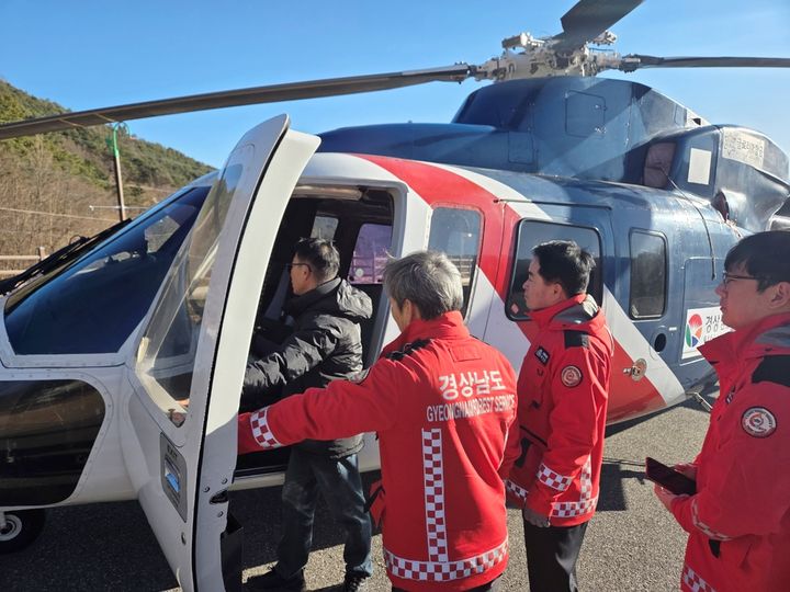 [함양=뉴시스] 함양군 헬기계류장 운영 상태 안전관리 실태 점검 (사진=함양군 제공) 2026. 01. 09. photo@newsis.com *재판매 및 DB 금지