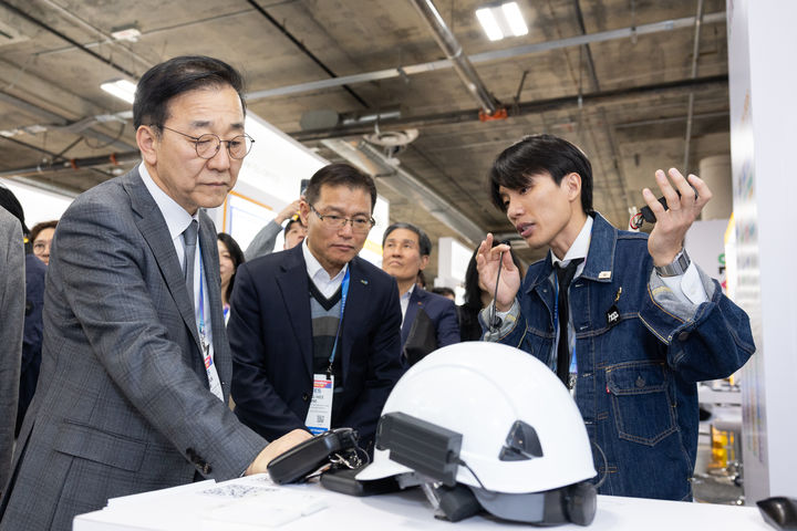 [서울=뉴시스] 김윤덕 국토교통부 장관은 지난 6일부터 7일까지(현지시간) 미국 라스베가스에서 열린 '2026 국제 전자제품 박람회'(CES)에 참석했다. (사진=국토부 제공) 2026.01.09. photo@newsis.com *재판매 및 DB 금지