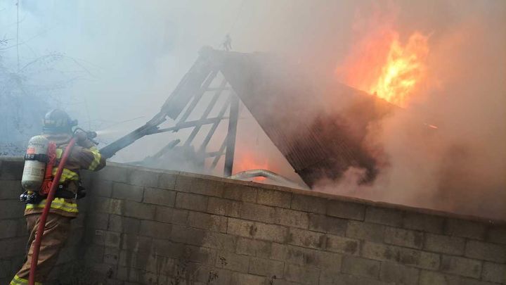 양양시장 인근 상가서 화재…인명피해 없음