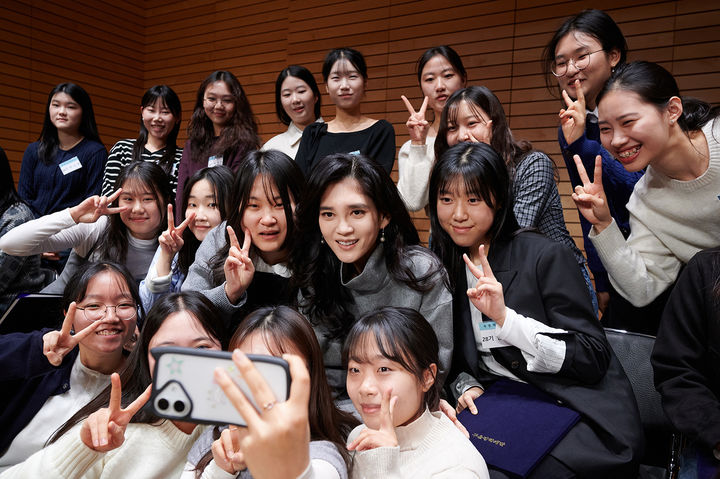 "사람이 명품" 이부진, 17만원 원피스 재등장