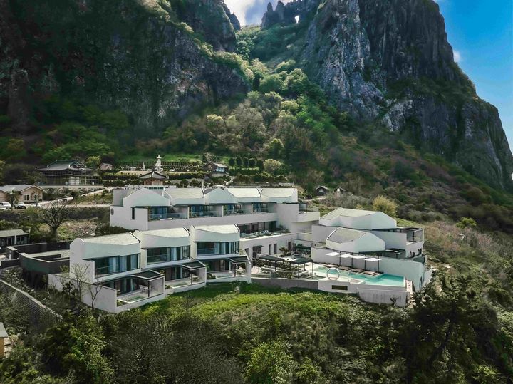 [서울=뉴시스] 국내 럭셔리 리조트 빌라 쏘메. (사진=롯데백화점 제공) *재판매 및 DB 금지